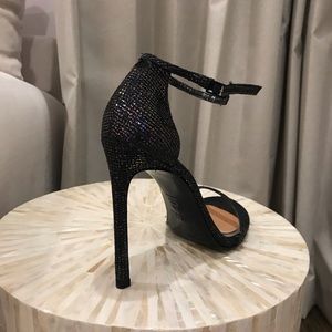 VERY NEW CONDITION Stuart Weitzman black/plum heel